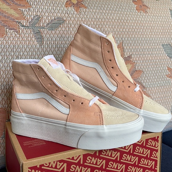 Vans Men’s Sk8-Hi Tapered Stacd
Color Block Peach
VN0A5JMKBOD
Platforms Sneakers - Picture 7 of 16